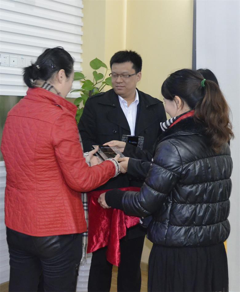 2013深圳年度卓越貢獻職業(yè)教育品牌榜頒獎現(xiàn)場