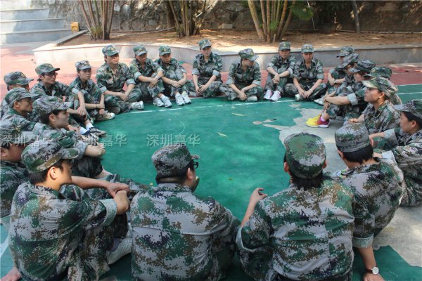 軍事化拓展訓(xùn)練營(yíng)4