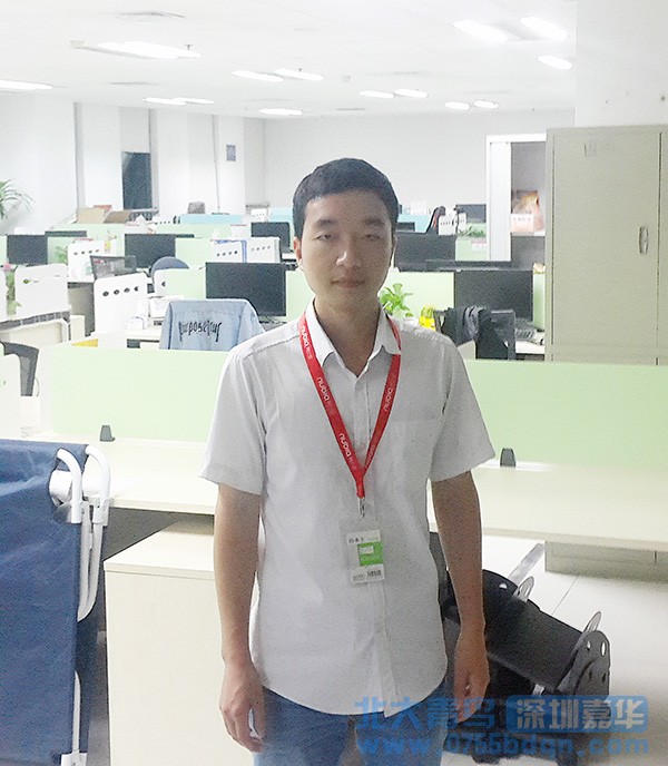 梁*同學(xué)： 世上最難的不是堅(jiān)持,而是選擇和決定