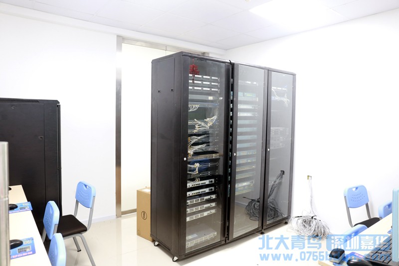北大青鳥嘉華TCL機(jī)房